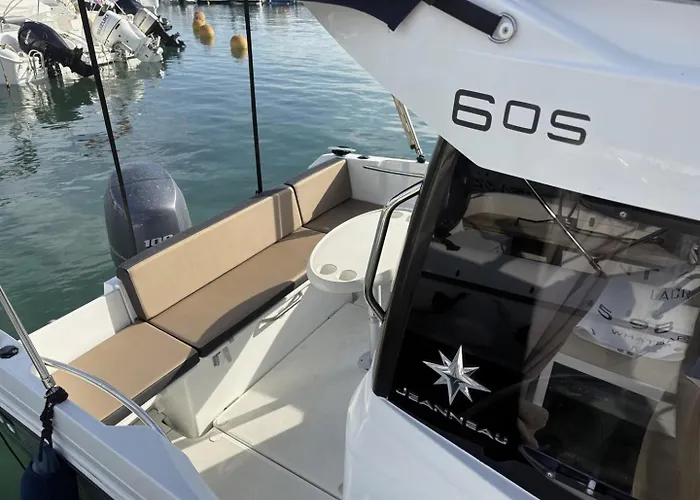 App Lacrima 1 With A Motorboat