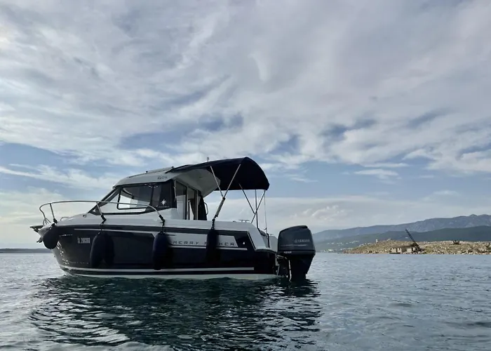 Apartmán App Lacrima 1 With A Motorboat *