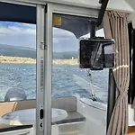 App Lacrima 1 With A Motorboat