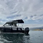 Apartment App Lacrima 1 With A Motorboat *