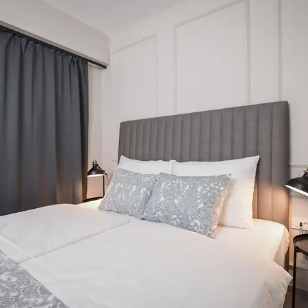 Apartment App Lacrima 1 With A Motorboat Silo (Krk)